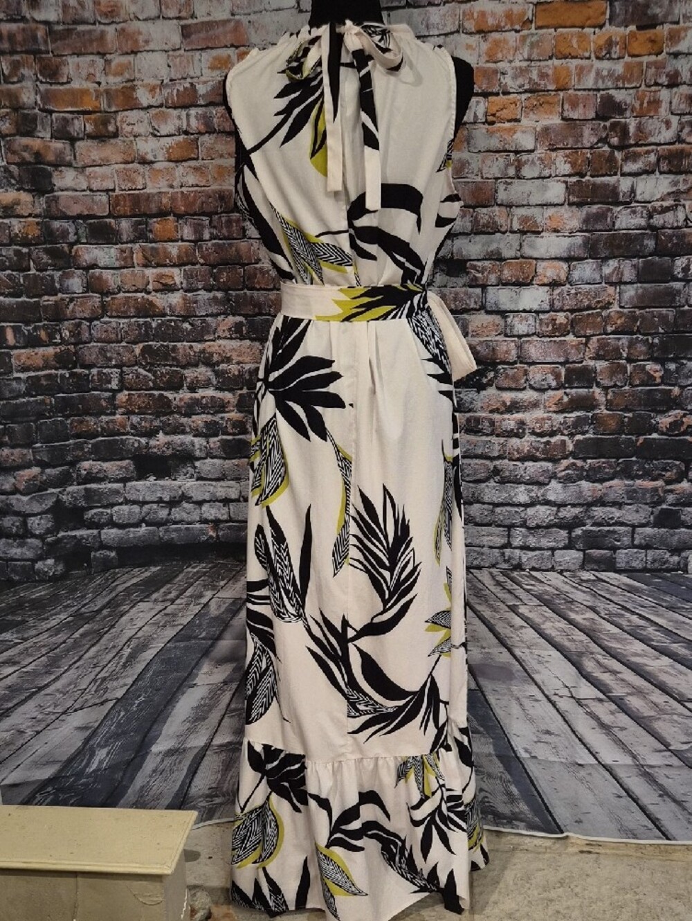 Sleeveless Cream Maxi Dress with Black & Yellow Leaf Print and Waist Tie - Picture 8 of 10